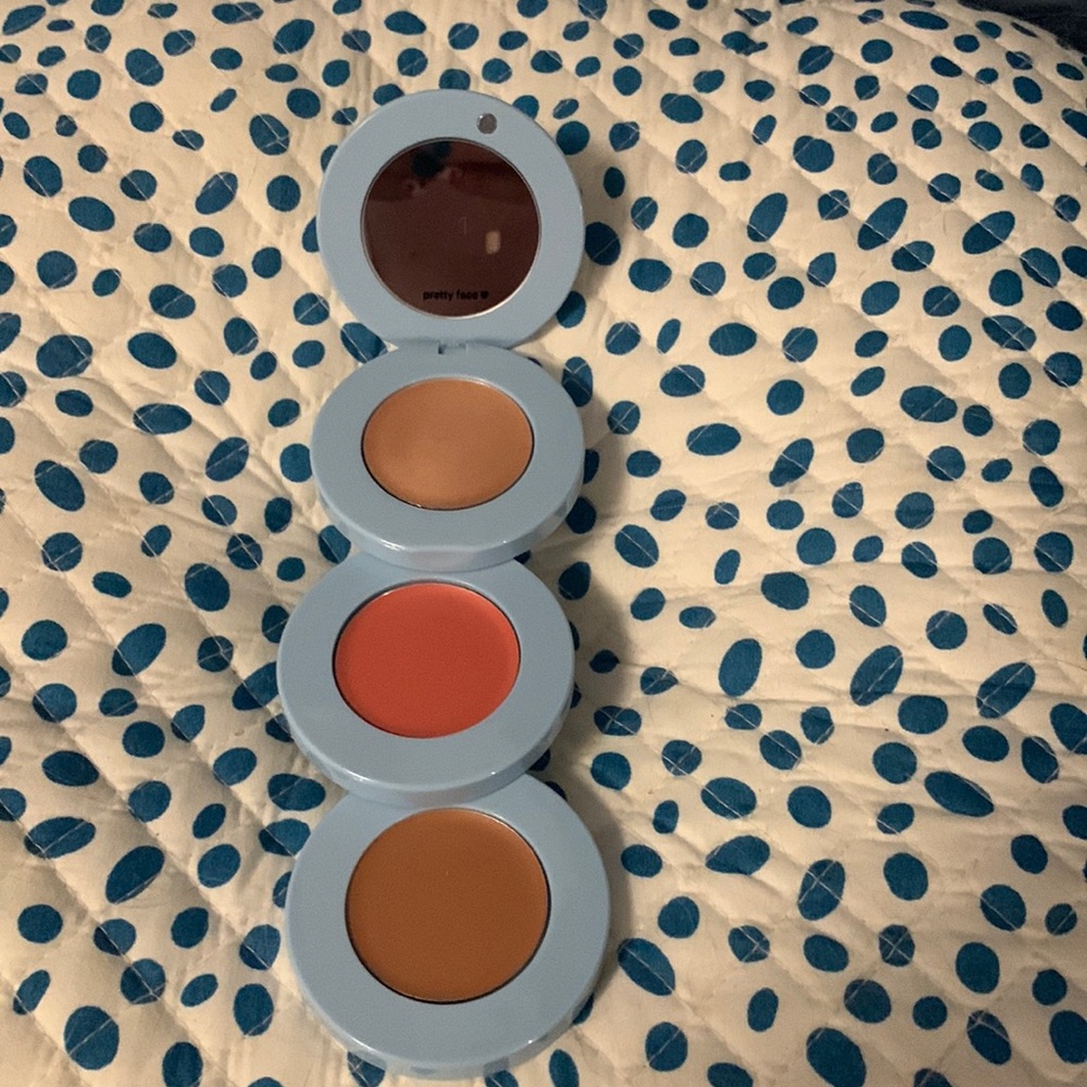 Alleyoop Stack the odds new 3 in 1 cream blush, bronzer, and highlighter